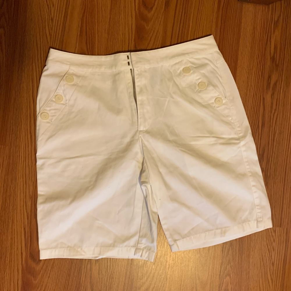 Liz Claiborne White Shorts Button Pocket